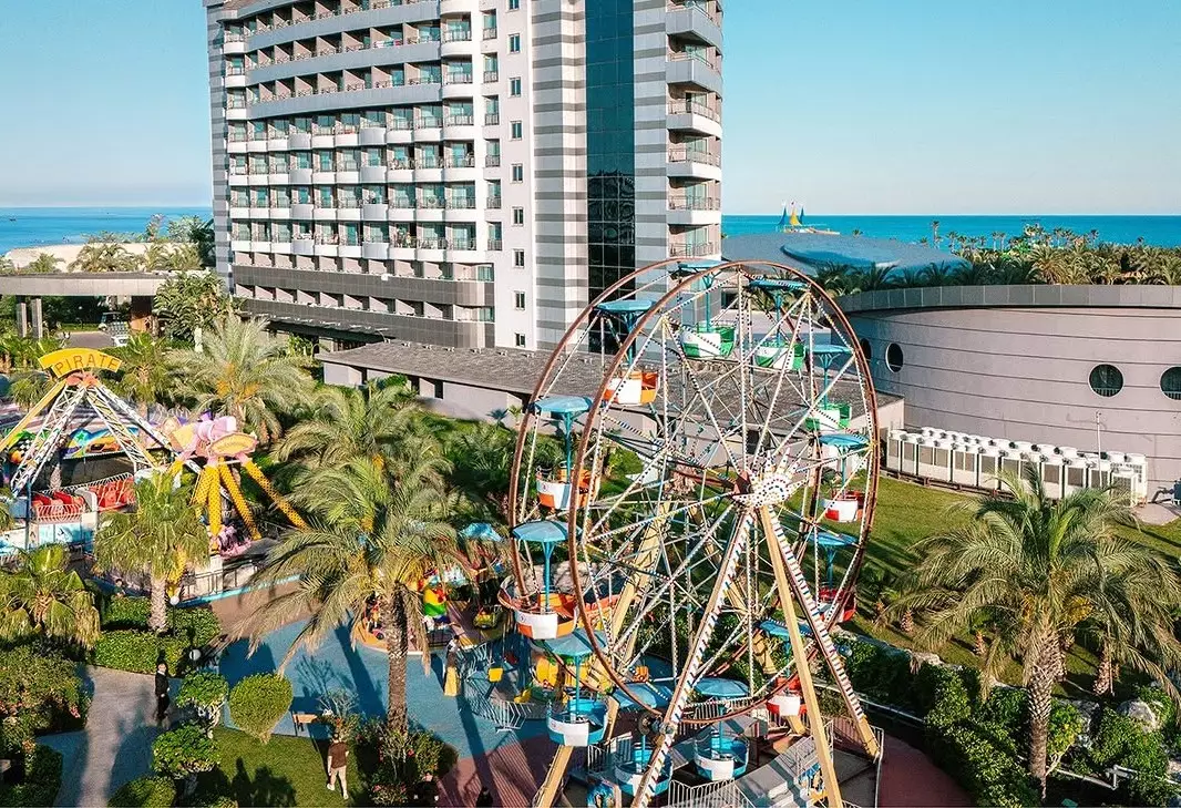 شهربازی هتل رویال وینگز آنتالیا